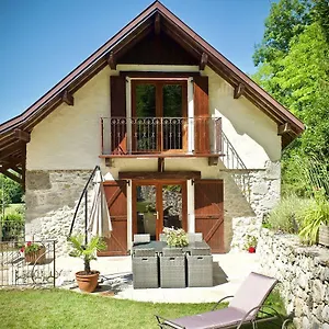Maison d'hôtes Des Lodges De La Cascade, Yenne